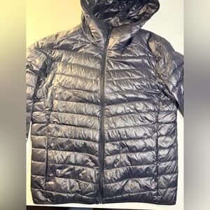 Uniqlo Men's Black Hooded Puffer Jacket